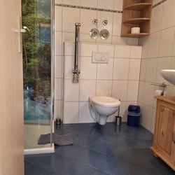 im Frhjahr 2025 haben wir eine komplett neue Dusche einbauen lassen